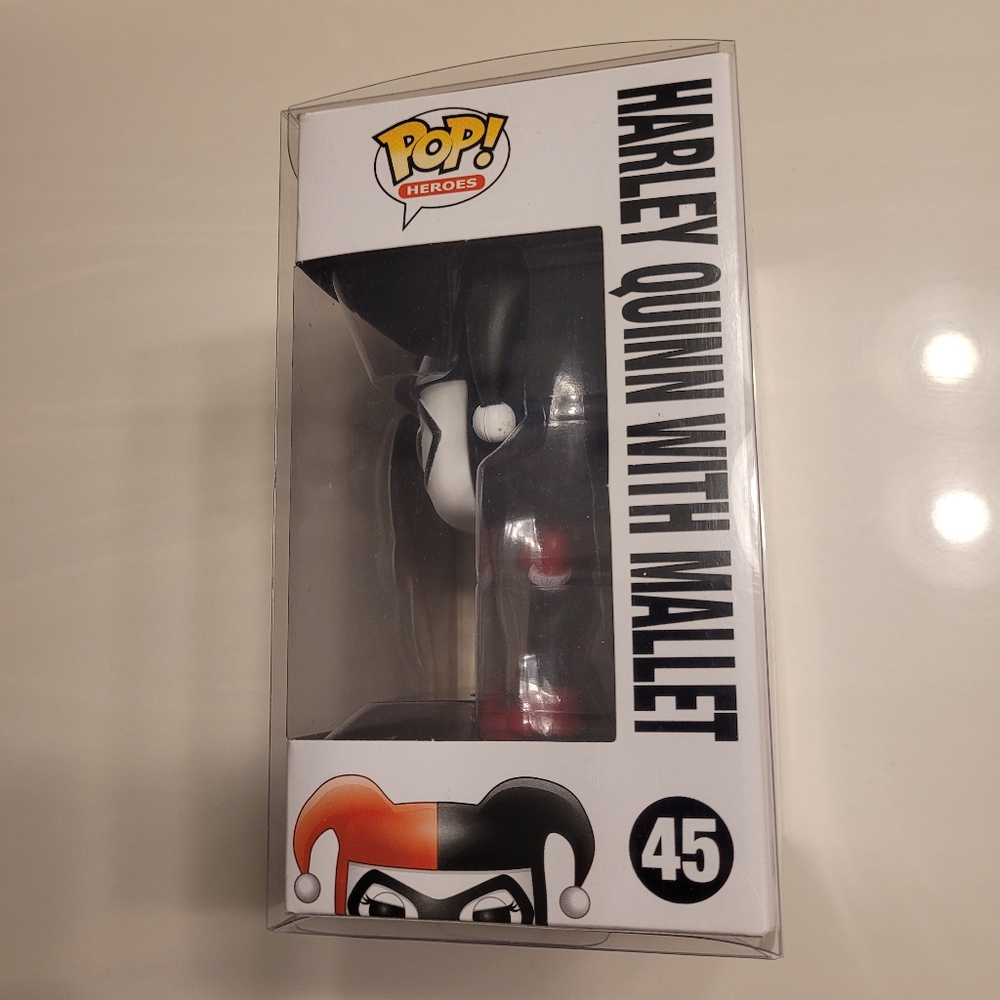 FUNKO POP x DC COMICS CLASSICS Harley Quinn With Mallet Vinyl Figure #45 - Picture 8 of 16